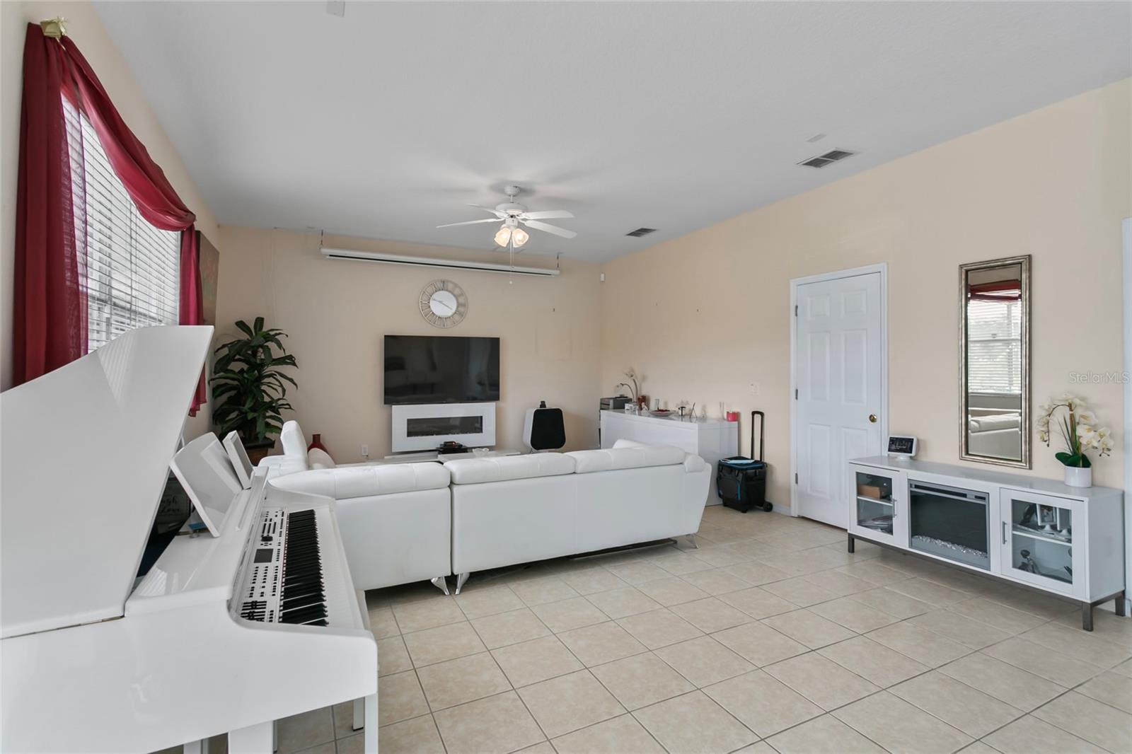 Image 15 of 52 For 913 Dorset Place