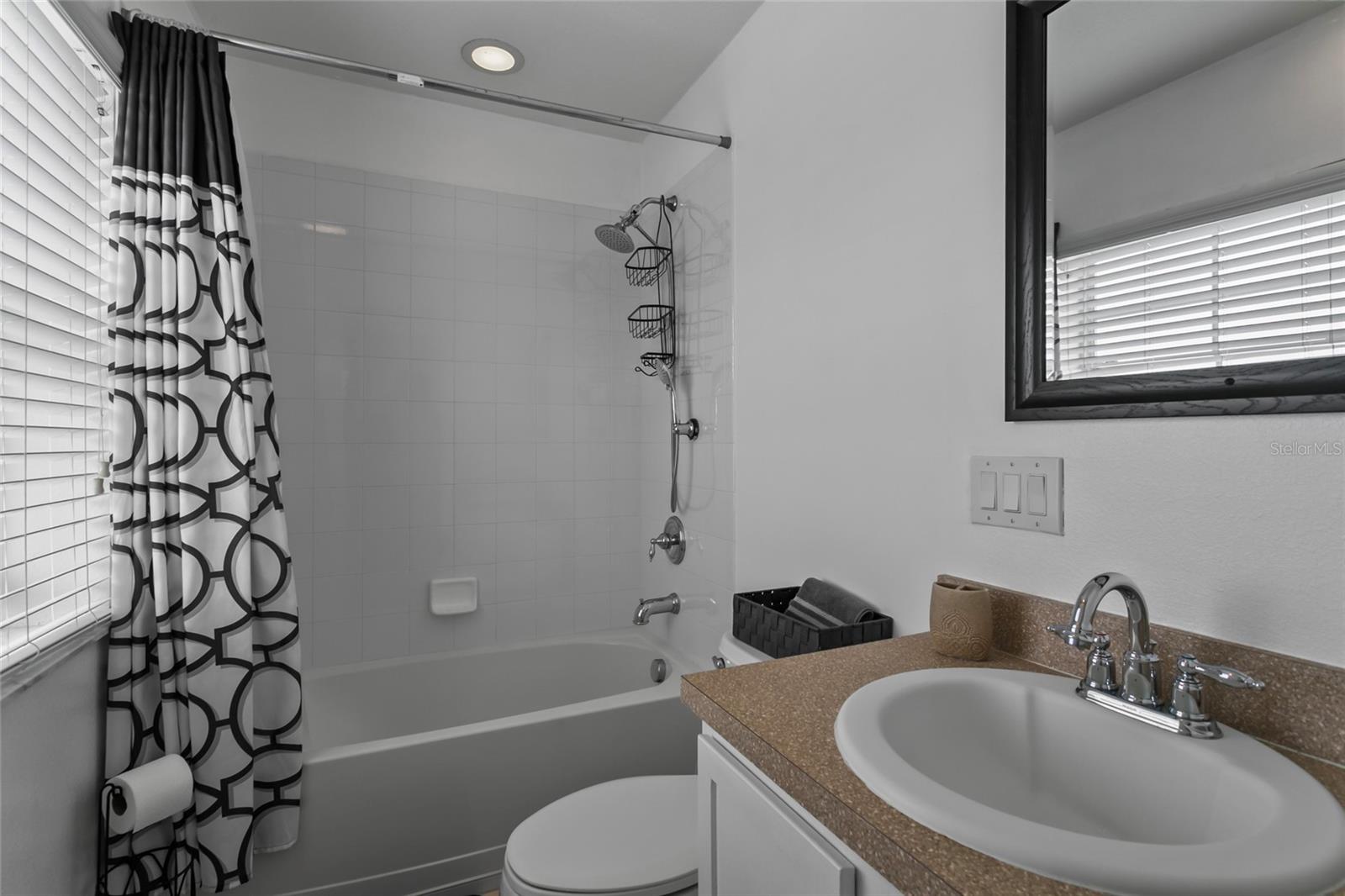 Image 22 of 52 For 913 Dorset Place