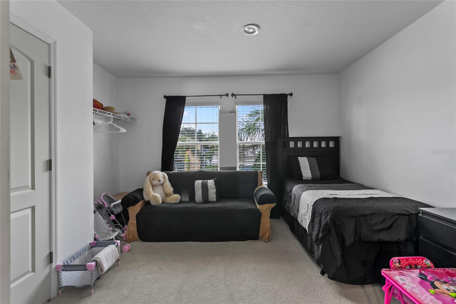 Image 31 of 52 For 913 Dorset Place