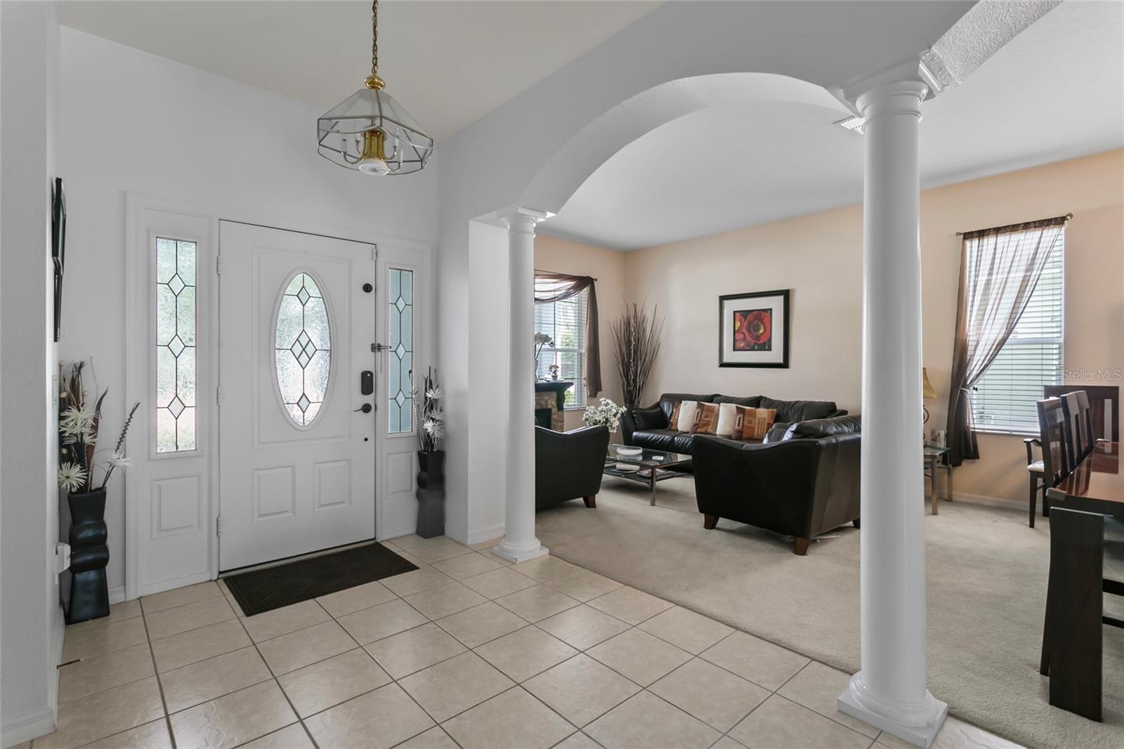 Image 4 of 52 For 913 Dorset Place