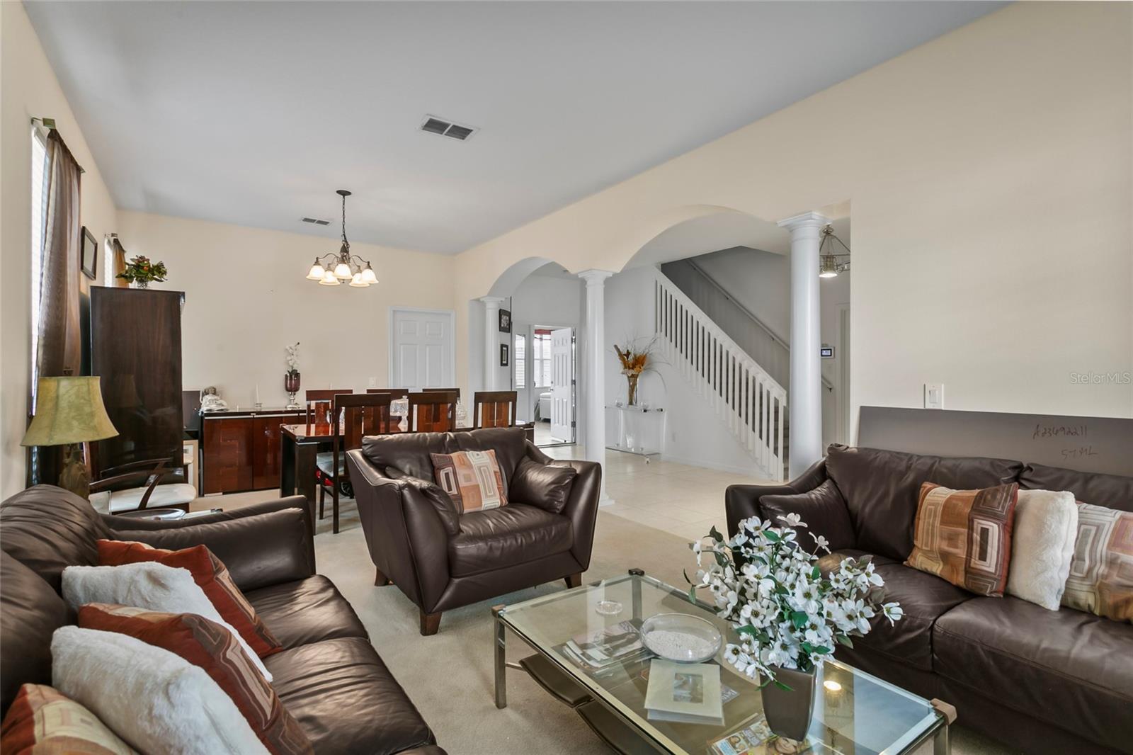 Image 7 of 52 For 913 Dorset Place