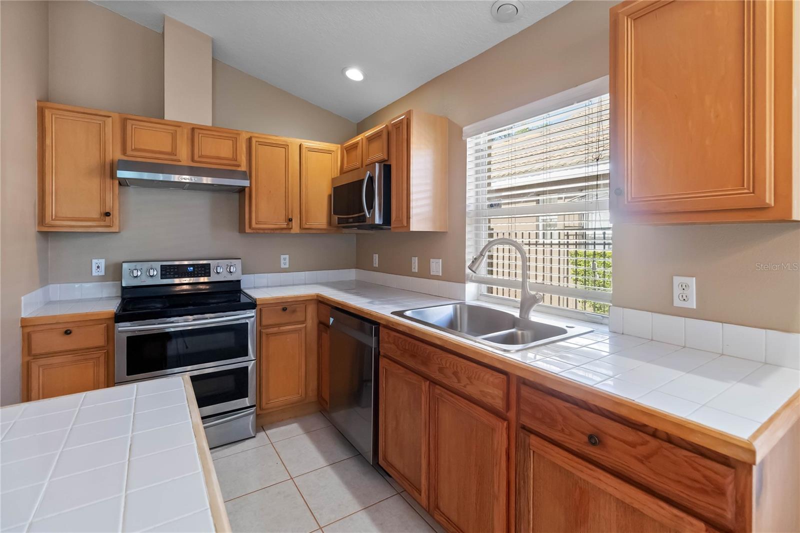 Image 10 of 29 For 6429 Winder Oaks Boulevard