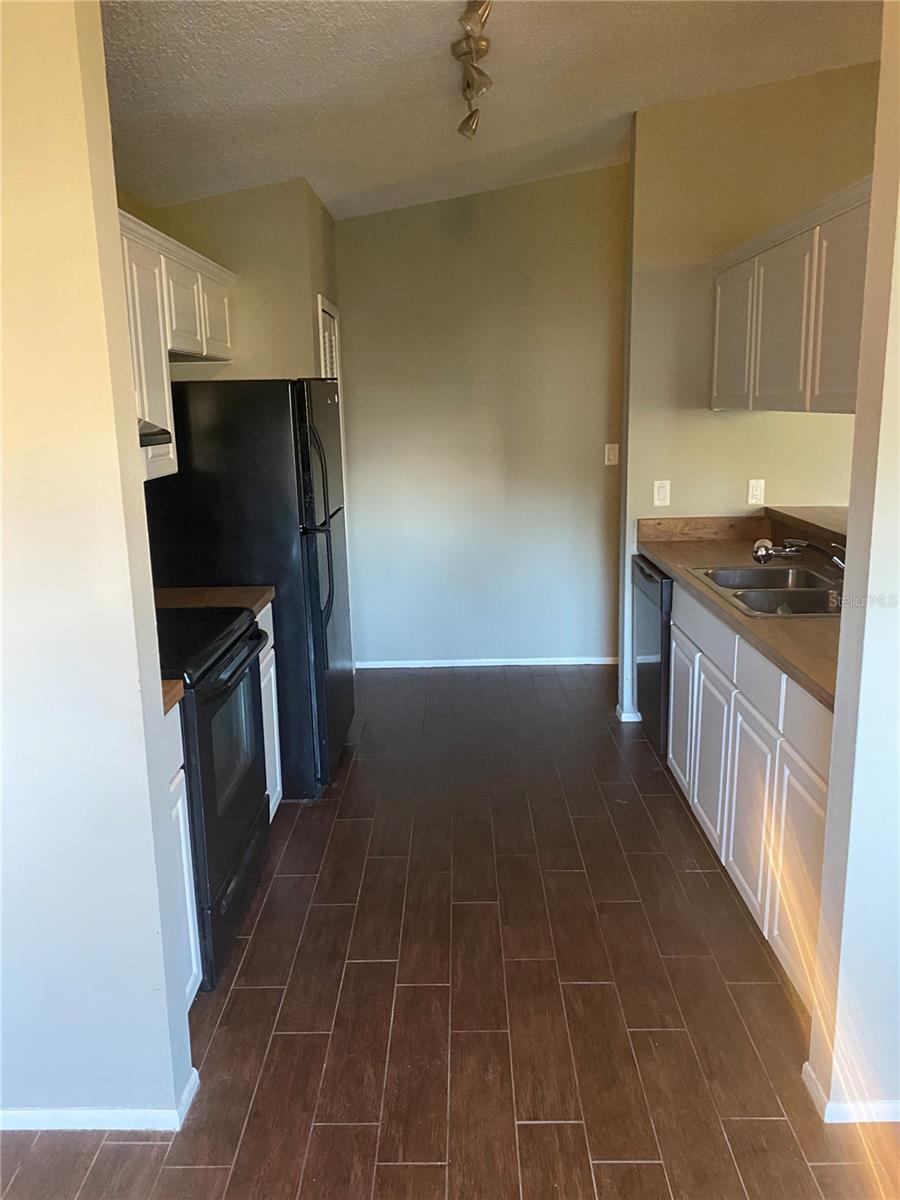 Image 3 of 10 For 413 Wild Fox Drive