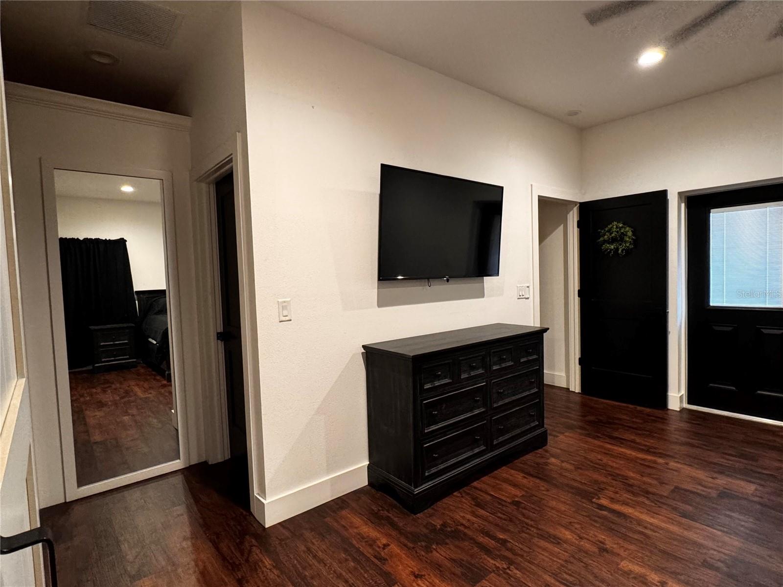 Image 11 of 62 For 44524 Cross Country Boulevard