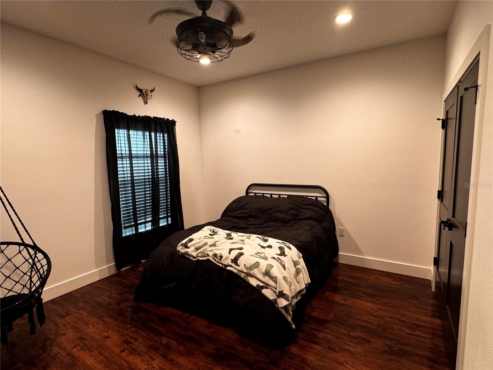 Image 61 of 62 For 44524 Cross Country Boulevard