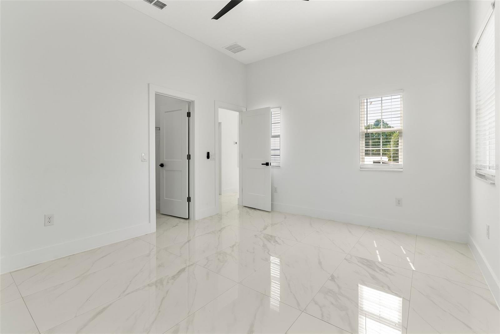 Image 21 of 25 For 5255 Seminole Avenue