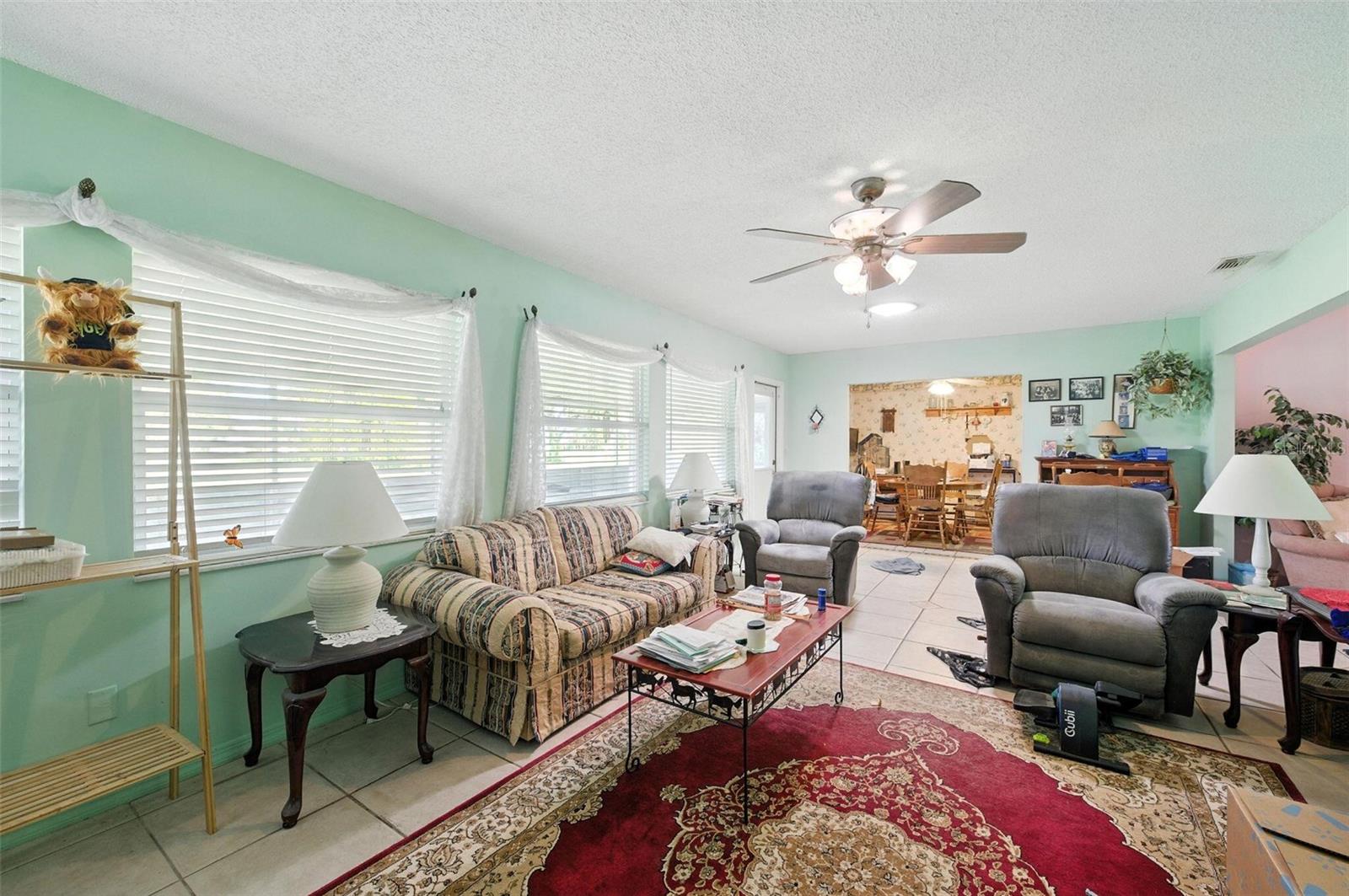 Image 5 of 29 For 914 El Rancho Drive