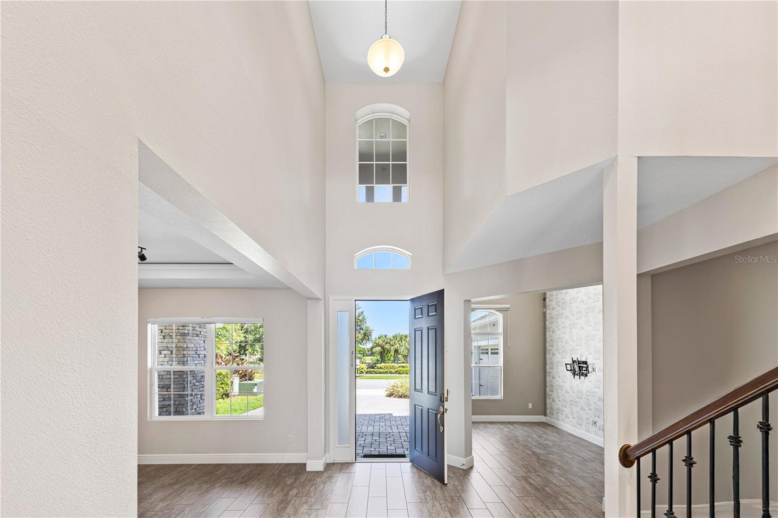 Image 11 of 82 For 14966 Etowah St Street