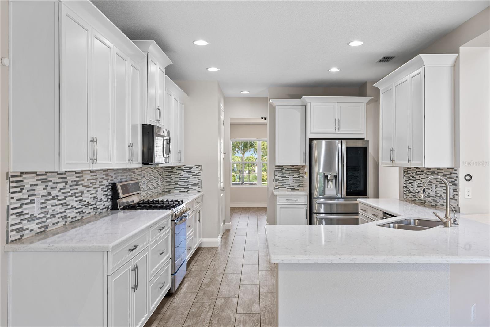 Image 13 of 82 For 14966 Etowah St Street