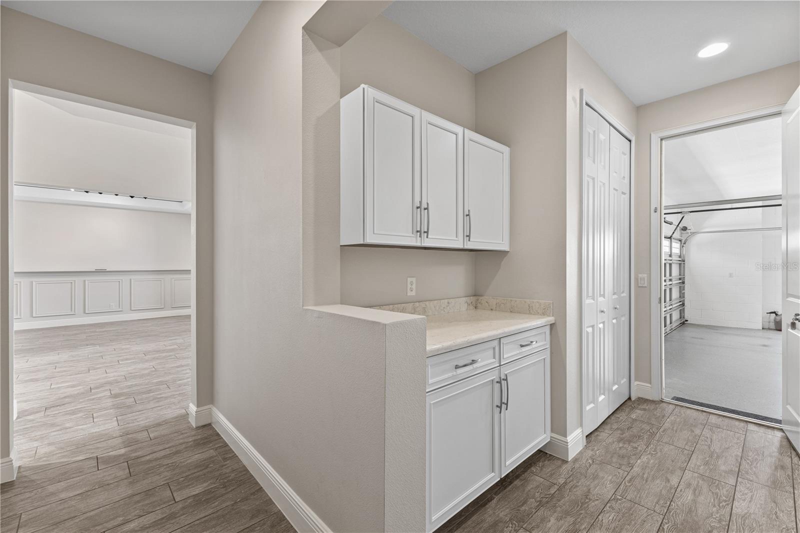 Image 19 of 82 For 14966 Etowah St Street