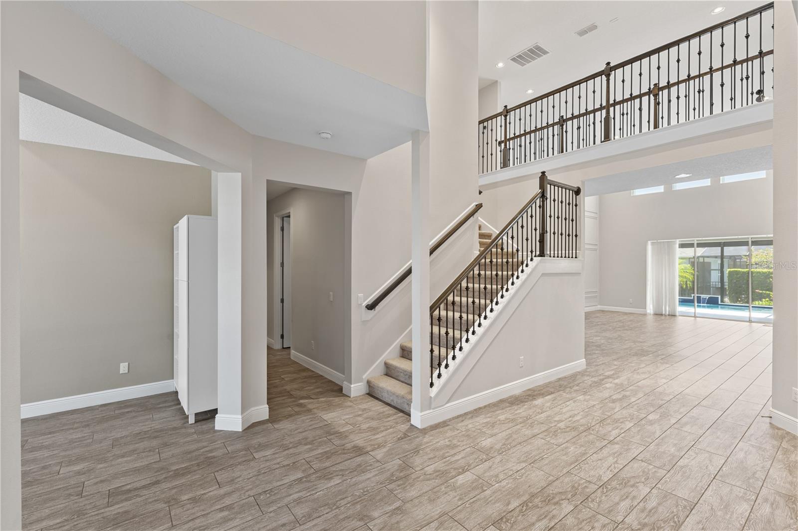 Image 21 of 82 For 14966 Etowah St Street