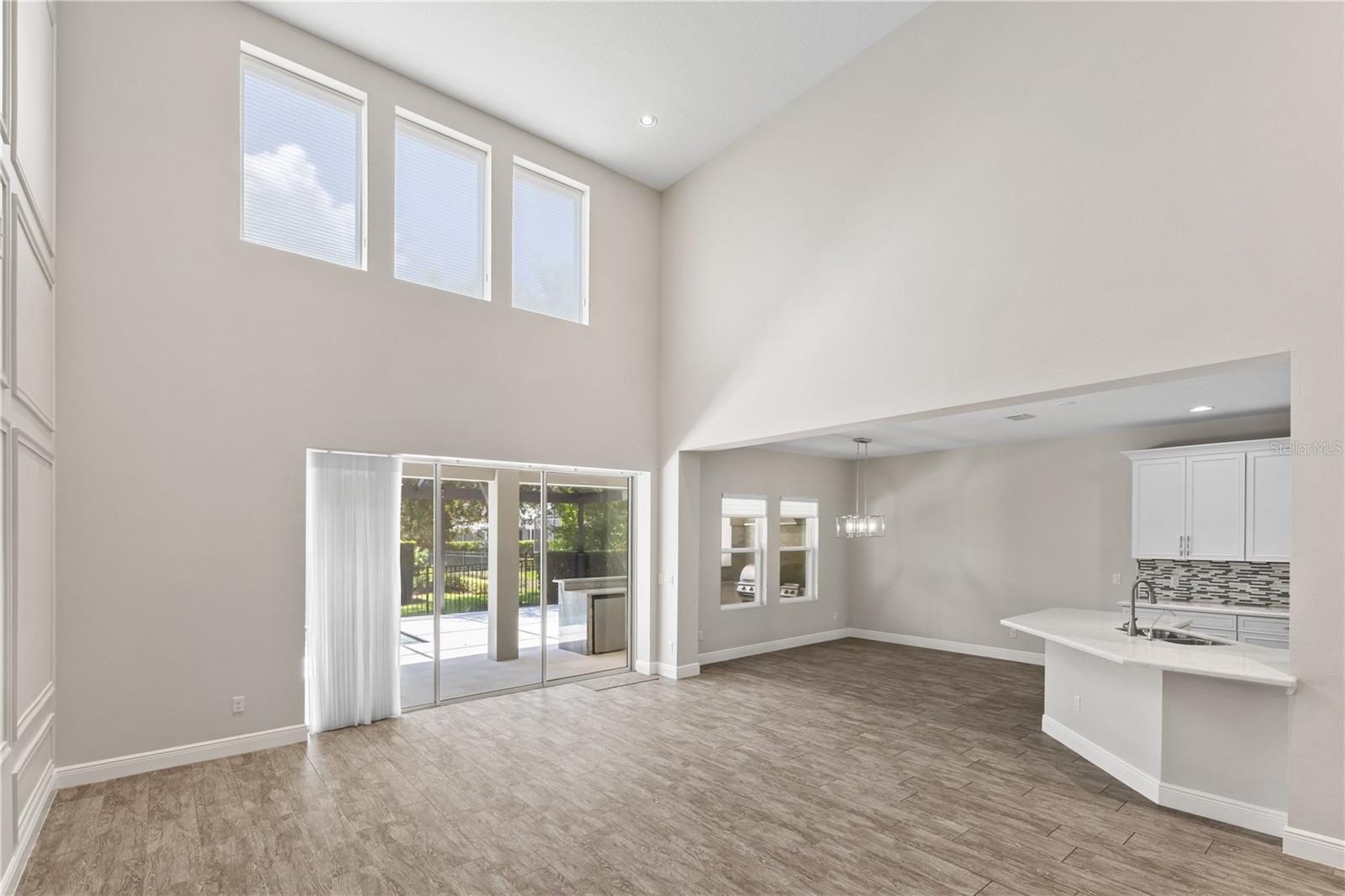 Image 22 of 82 For 14966 Etowah St Street