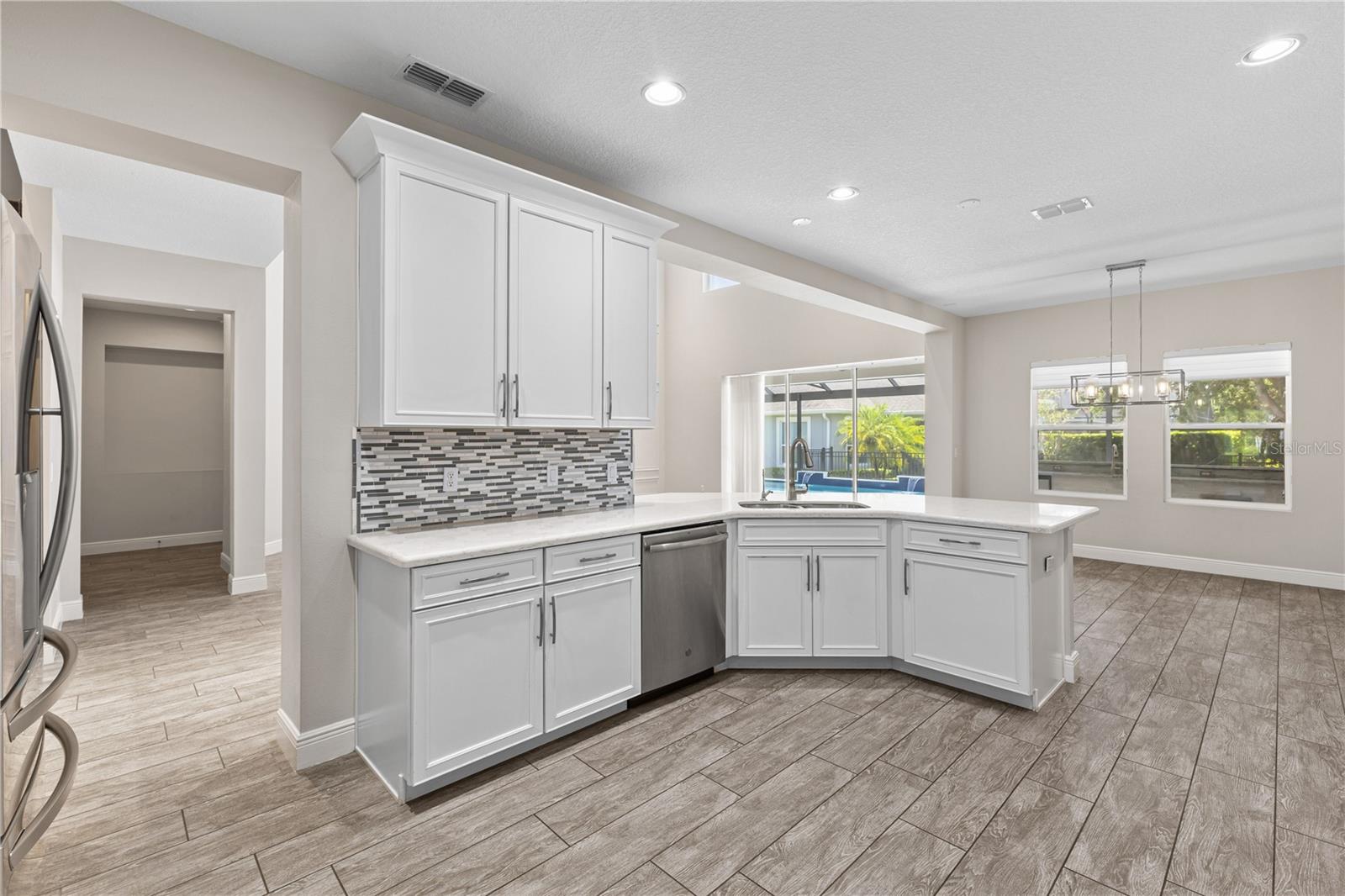 Image 23 of 82 For 14966 Etowah St Street