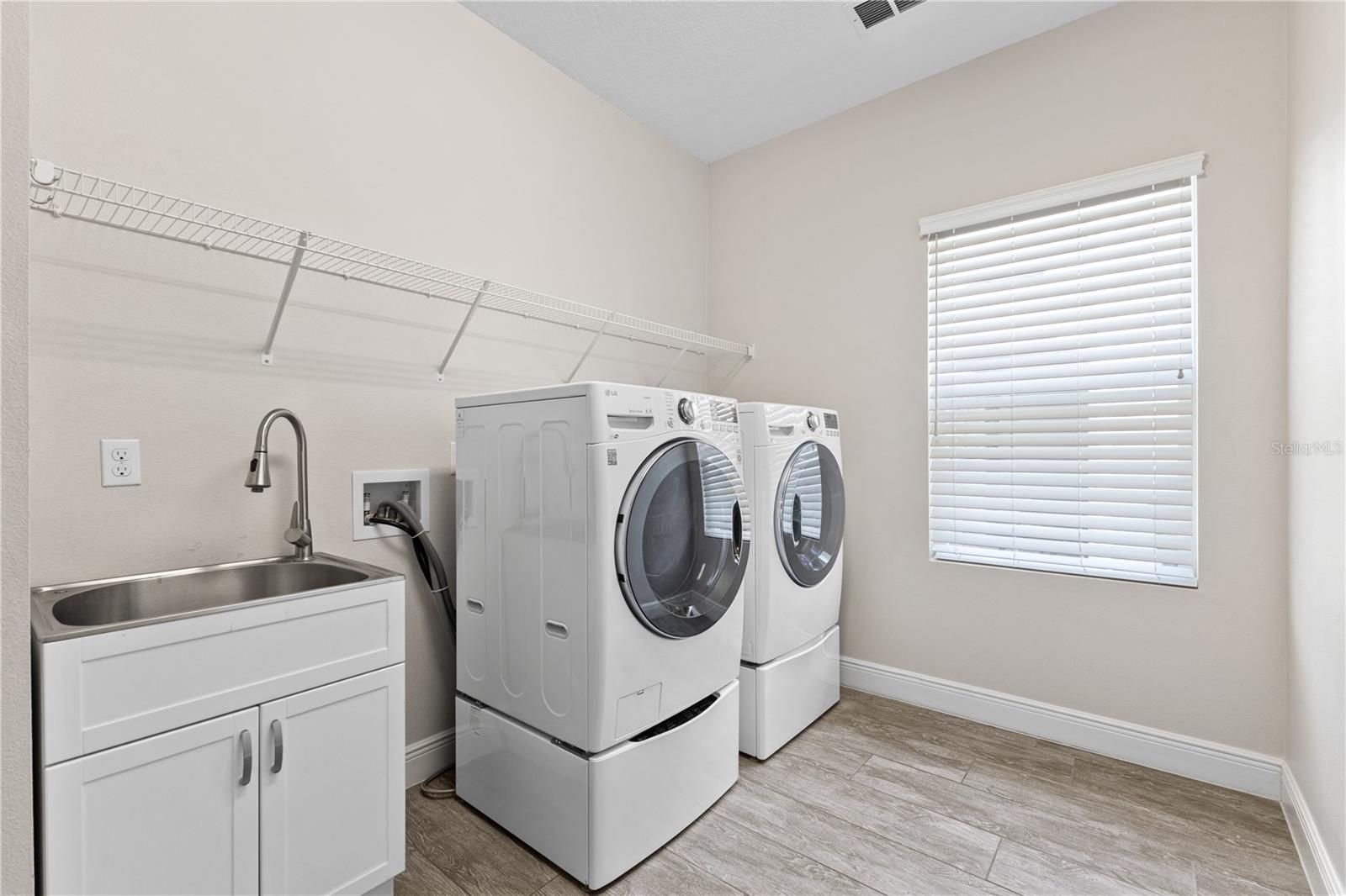 Image 34 of 82 For 14966 Etowah St Street
