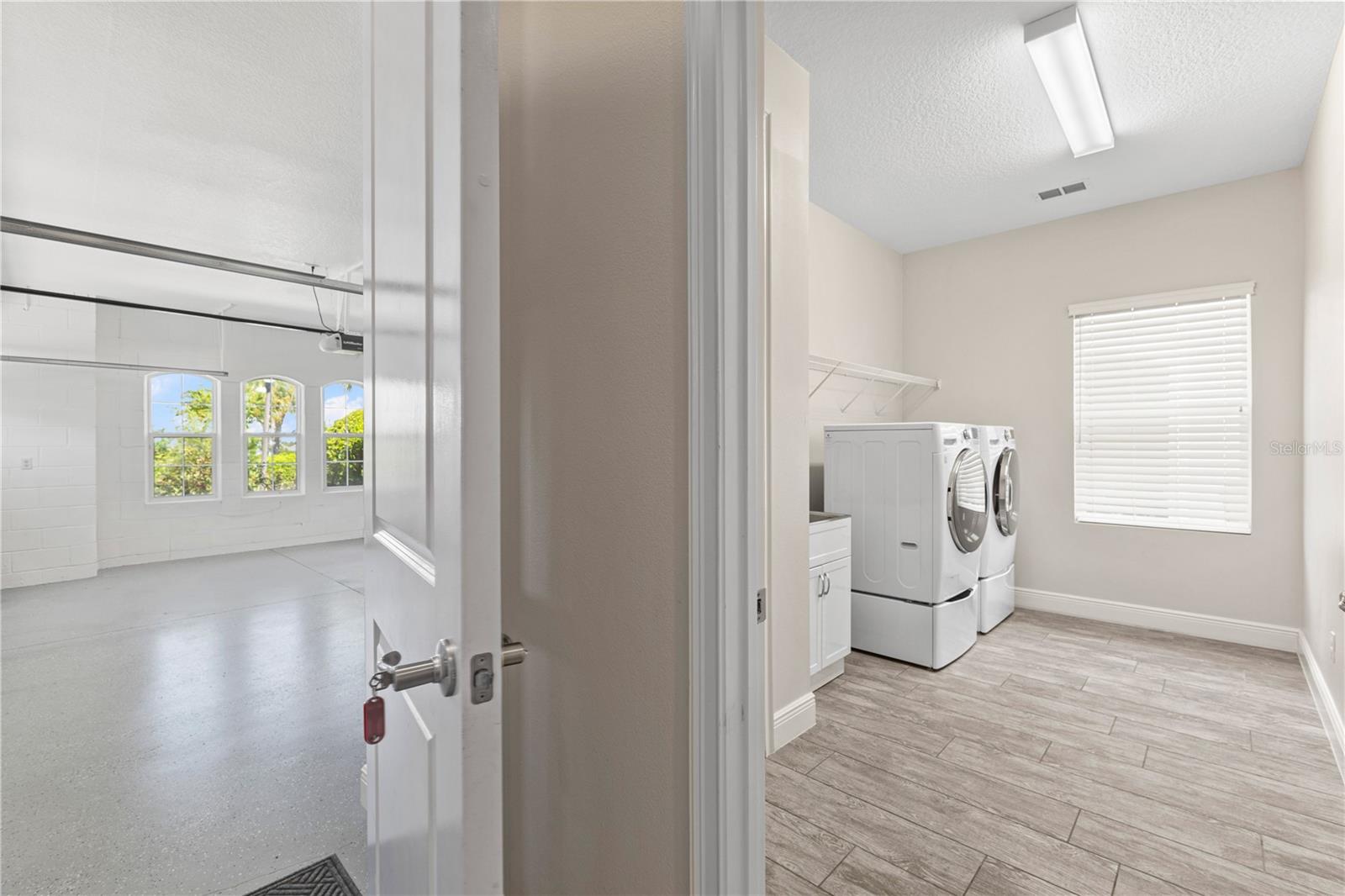 Image 35 of 82 For 14966 Etowah St Street