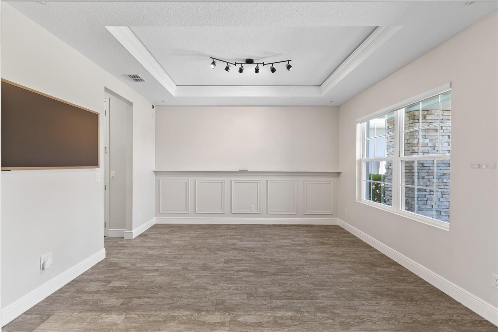 Image 39 of 82 For 14966 Etowah St Street