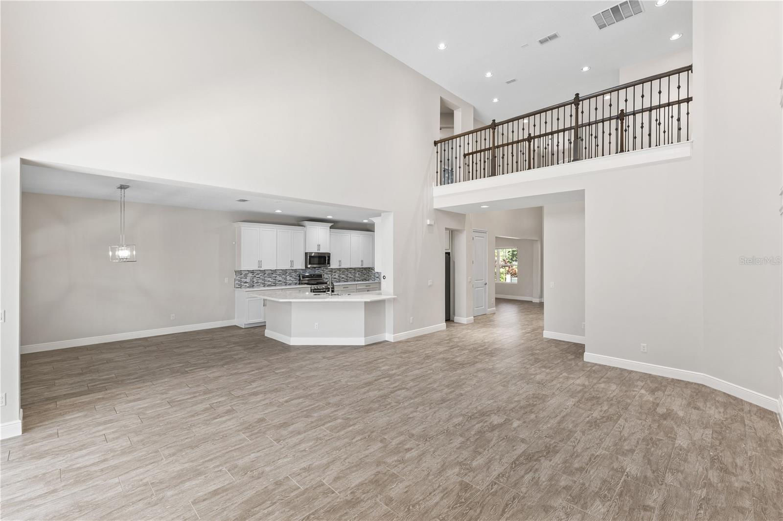 Image 43 of 82 For 14966 Etowah St Street