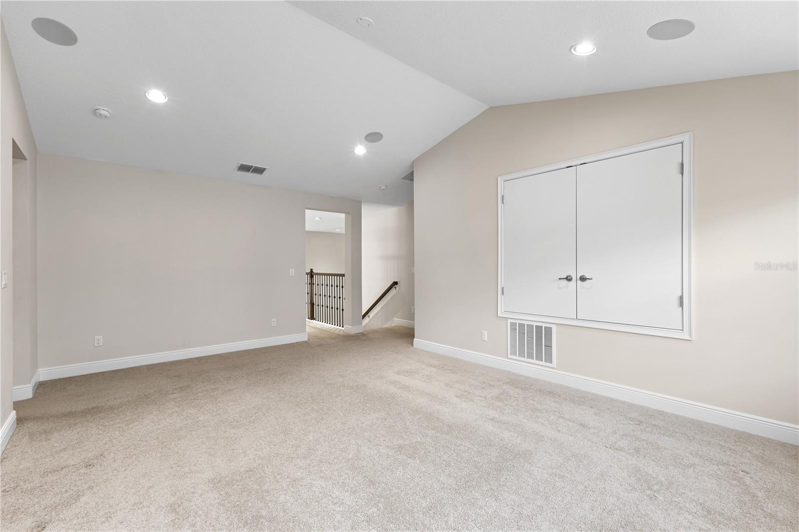 Image 48 of 82 For 14966 Etowah St Street