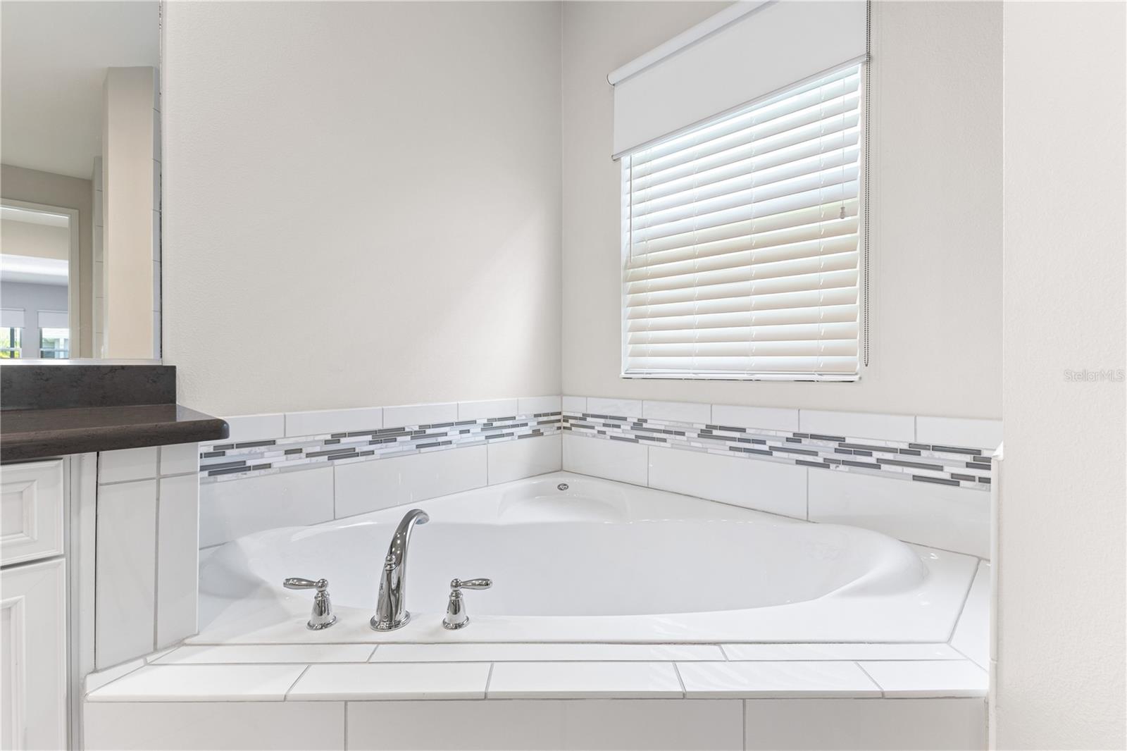 Image 61 of 82 For 14966 Etowah St Street