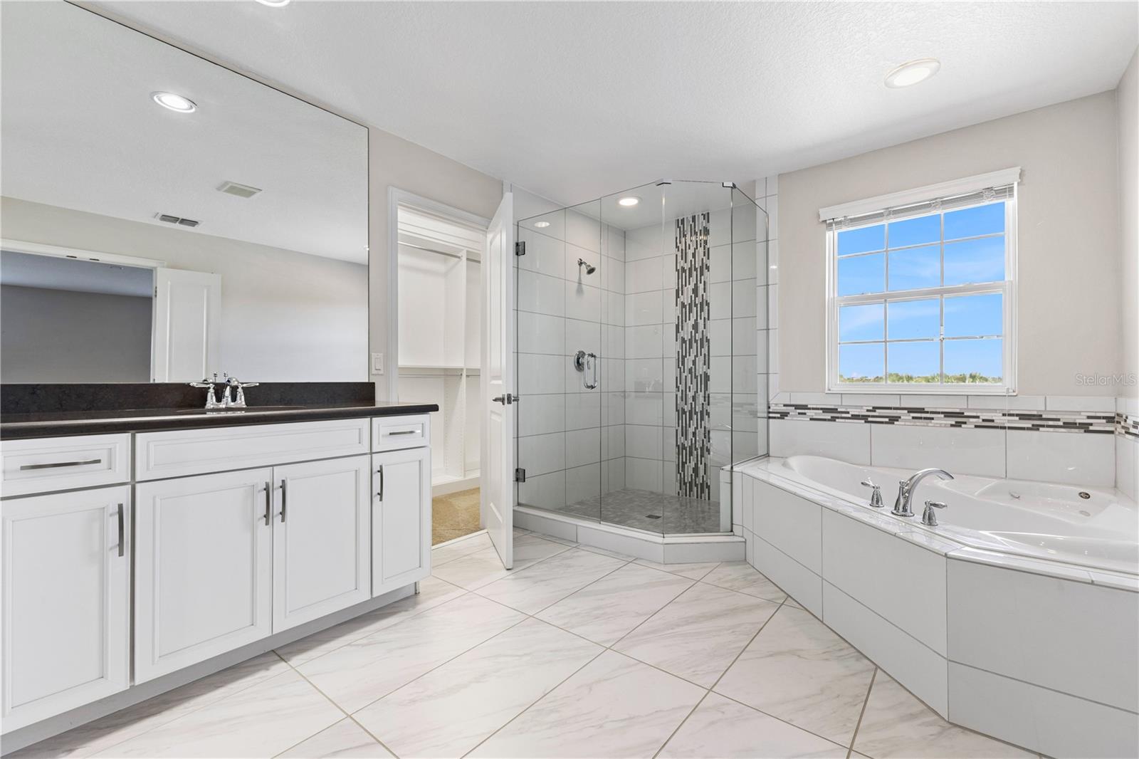 Image 73 of 82 For 14966 Etowah St Street