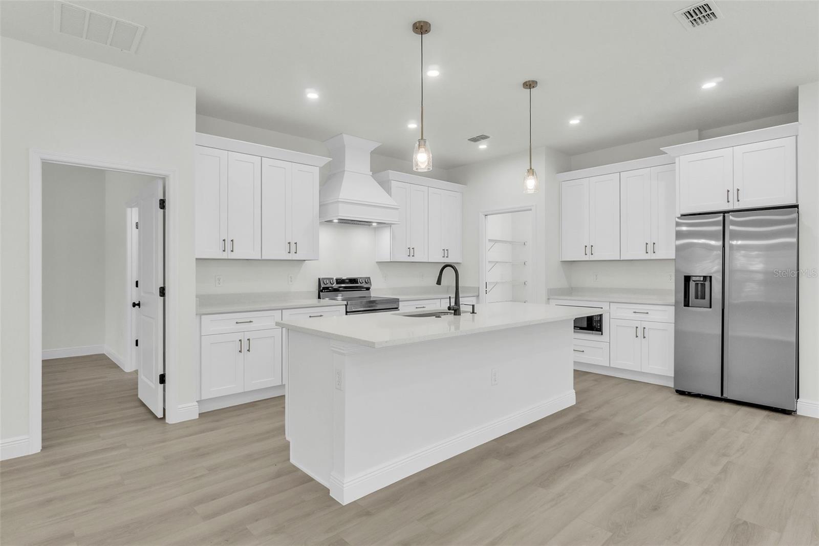 Image 10 of 47 For 1608 Hickory Ridge Drive