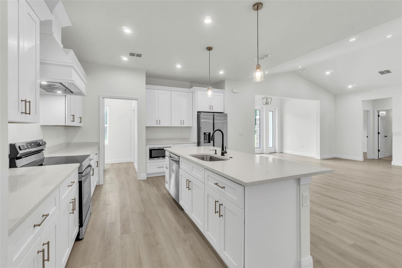 Image 13 of 47 For 1608 Hickory Ridge Drive