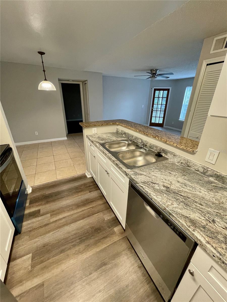 Image 11 of 21 For 6166 Westgate Drive 203