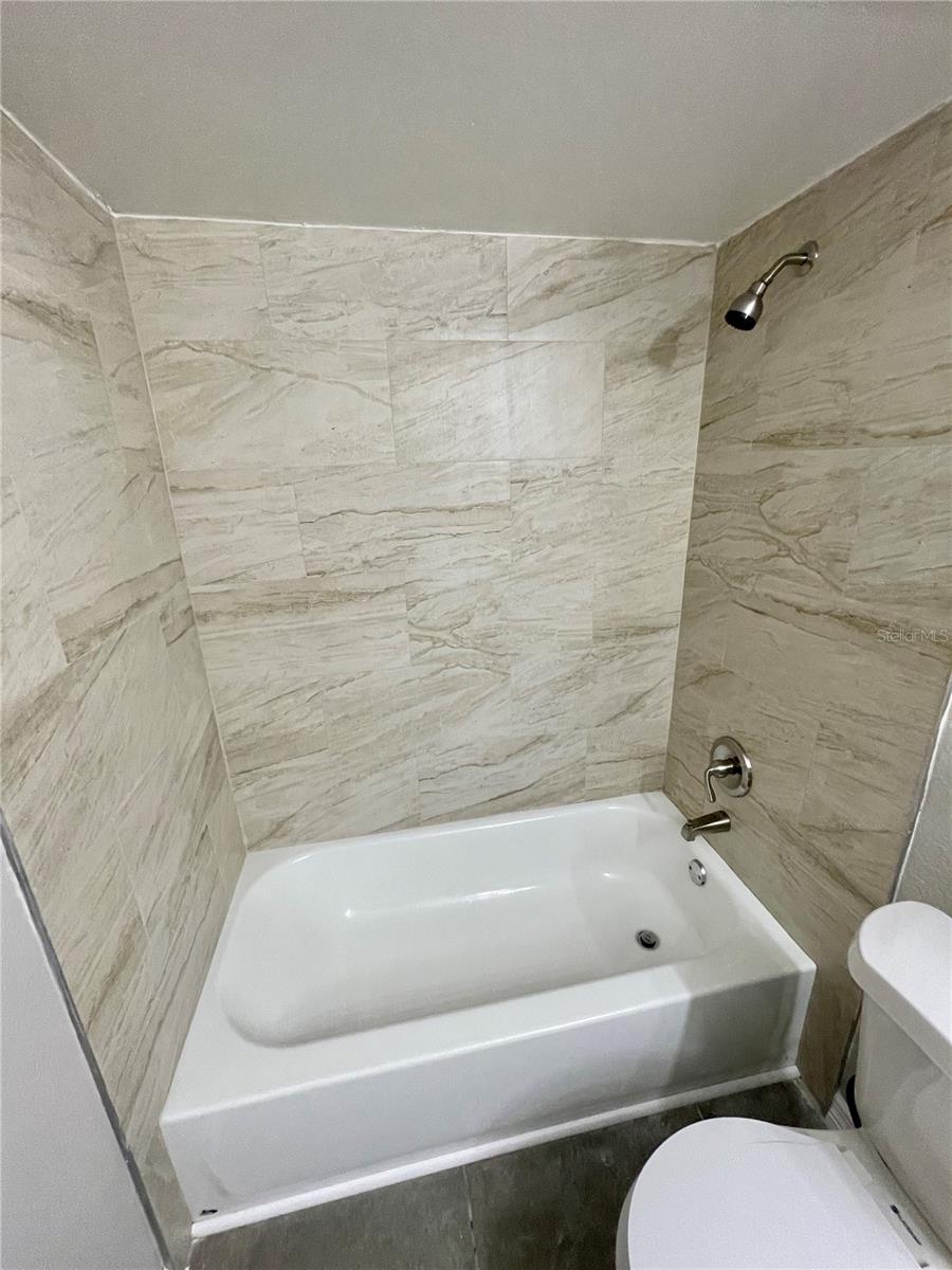 Image 18 of 21 For 6166 Westgate Drive 203