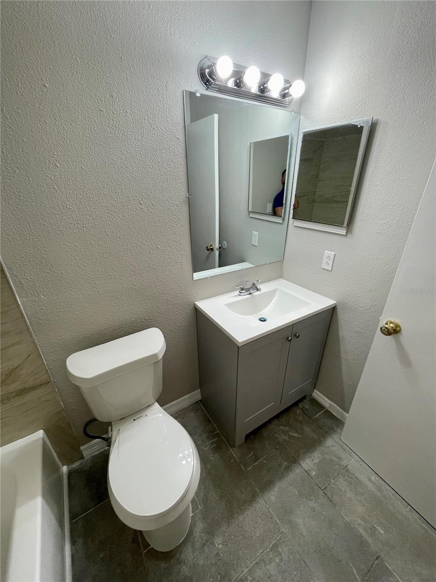Image 19 of 21 For 6166 Westgate Drive 203