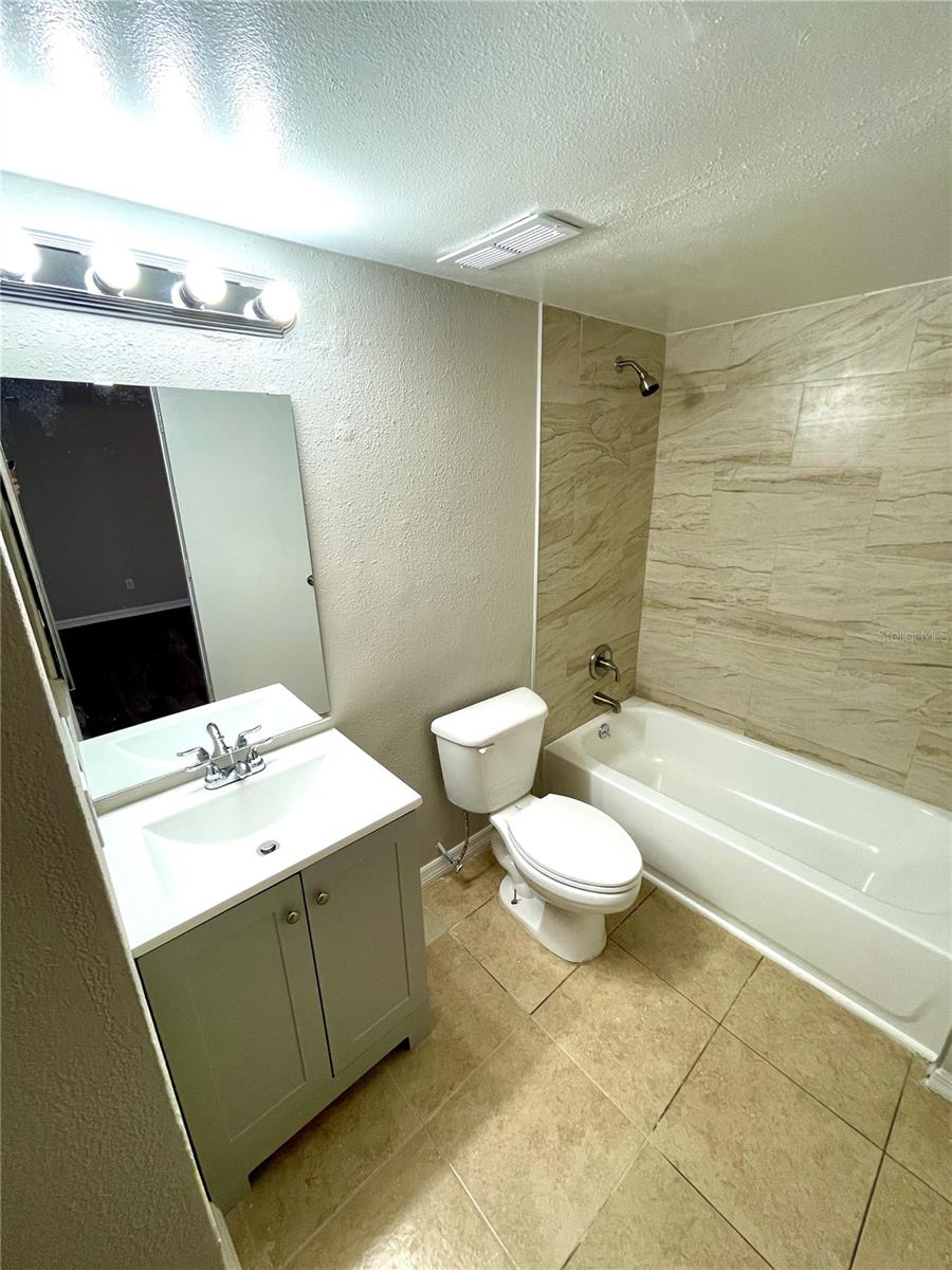 Image 8 of 21 For 6166 Westgate Drive 203