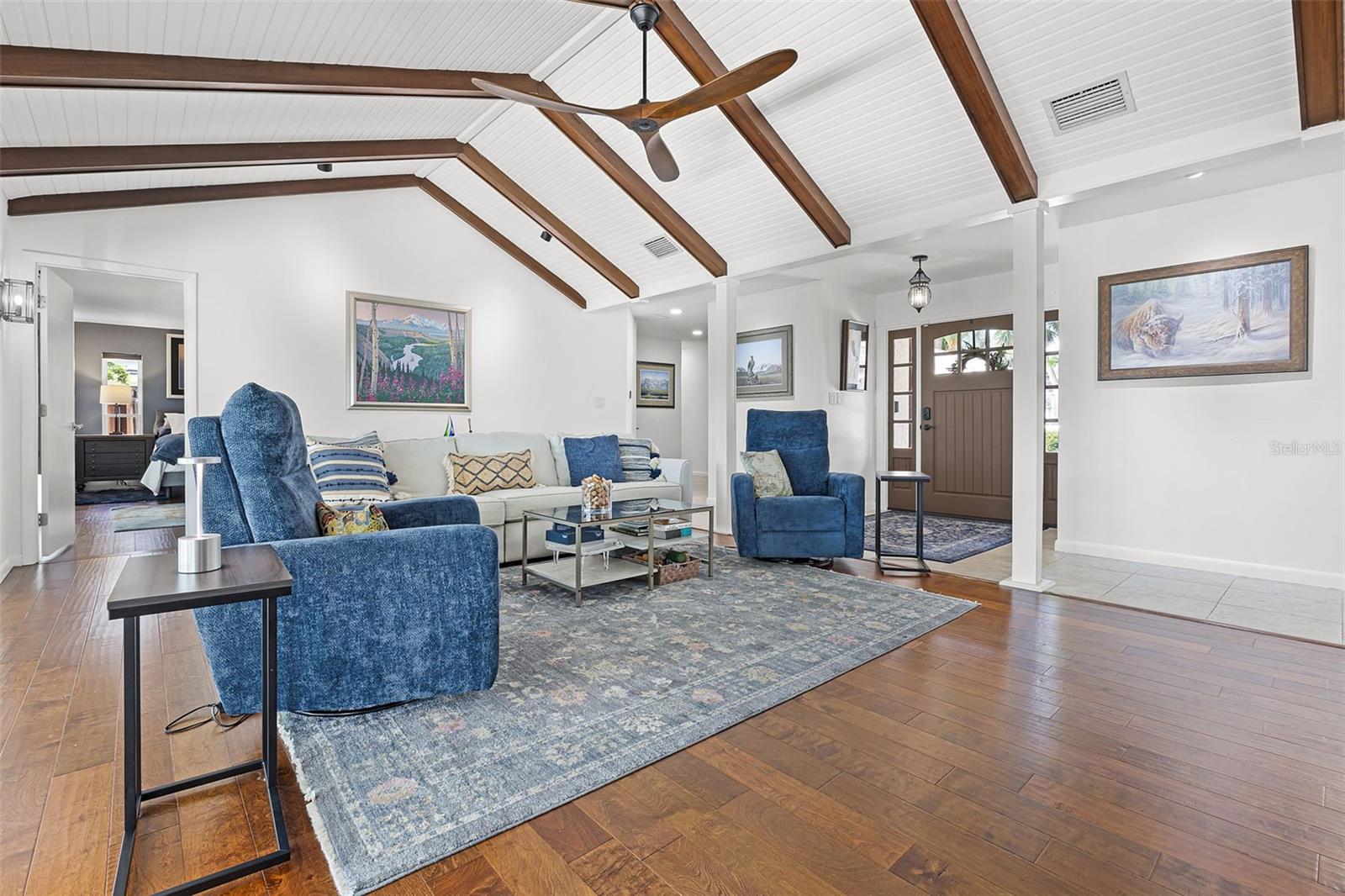 Image 11 of 40 For 8035 Lakeside Drive