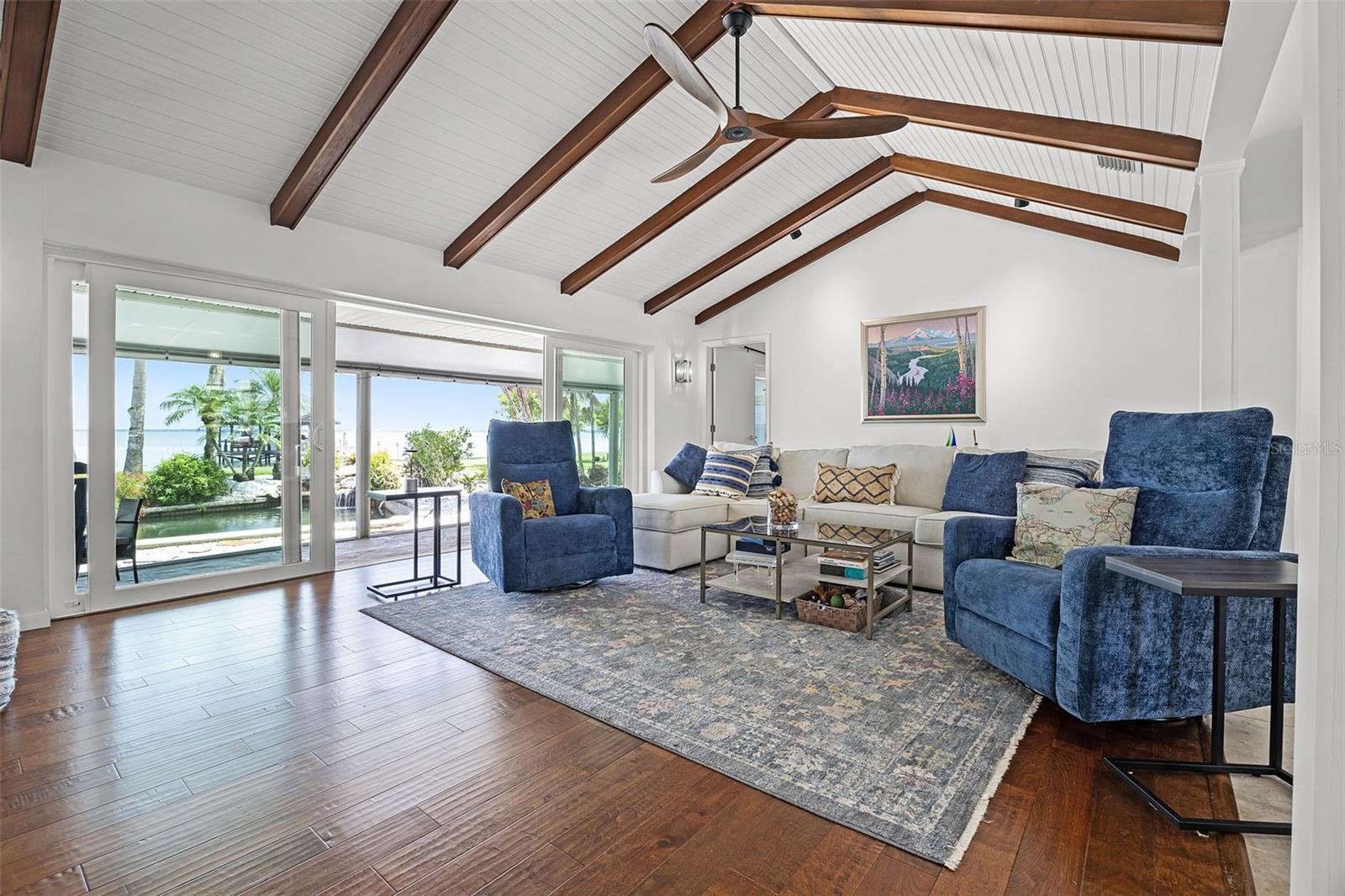 Image 12 of 40 For 8035 Lakeside Drive