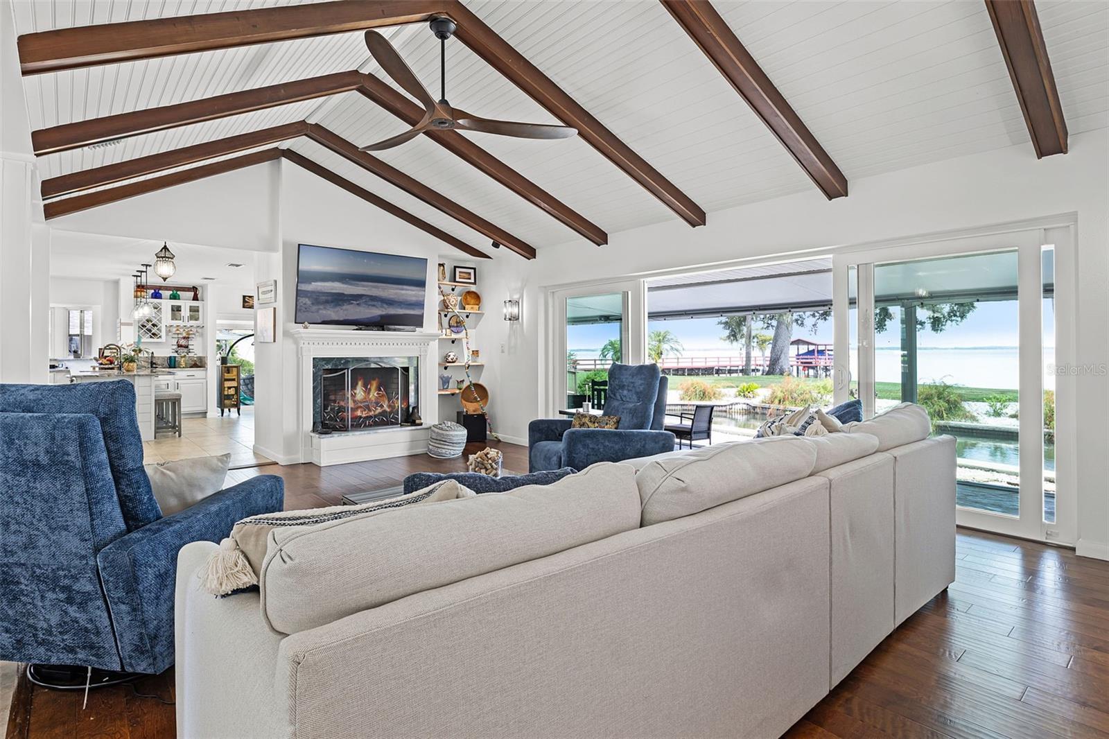Image 13 of 40 For 8035 Lakeside Drive