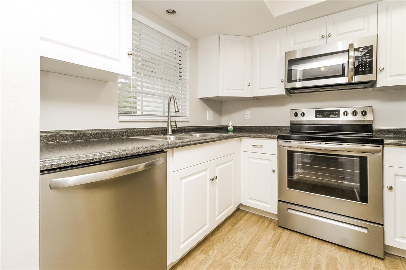 Image 7 of 16 For 899 Sullivan Street