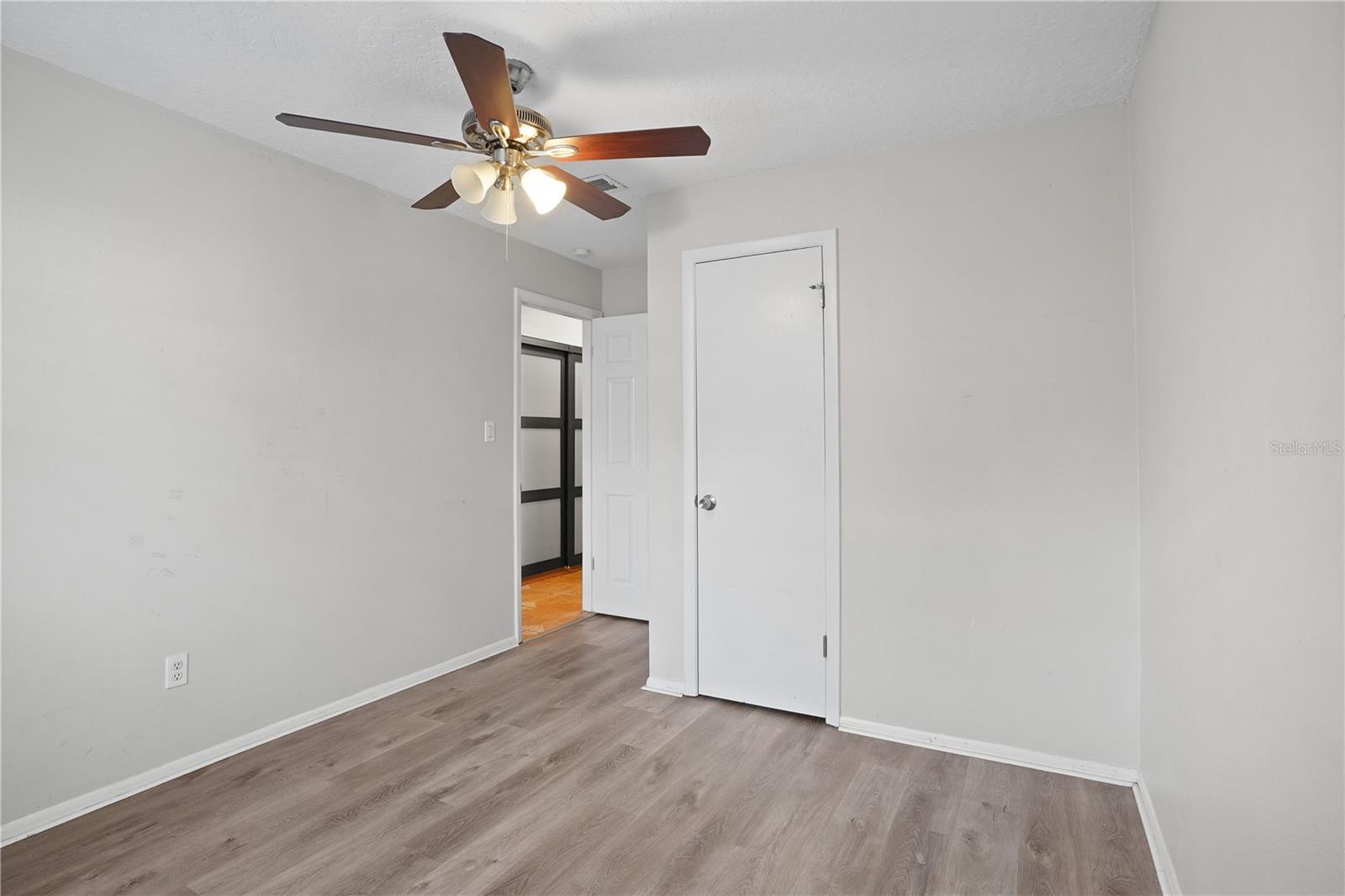 Image 21 of 35 For 891 Jerico Drive