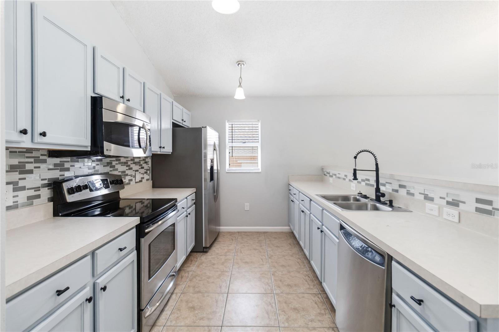 Image 17 of 36 For 2225 Sandridge Circle