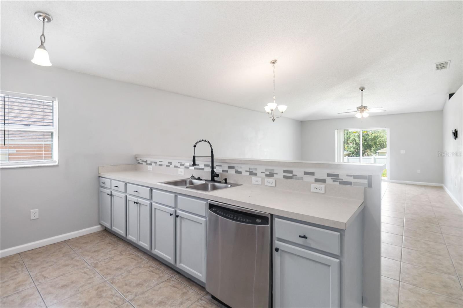 Image 18 of 36 For 2225 Sandridge Circle