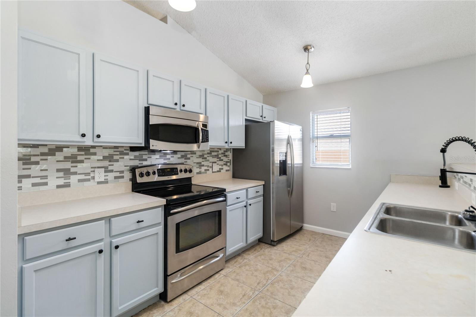 Image 19 of 36 For 2225 Sandridge Circle