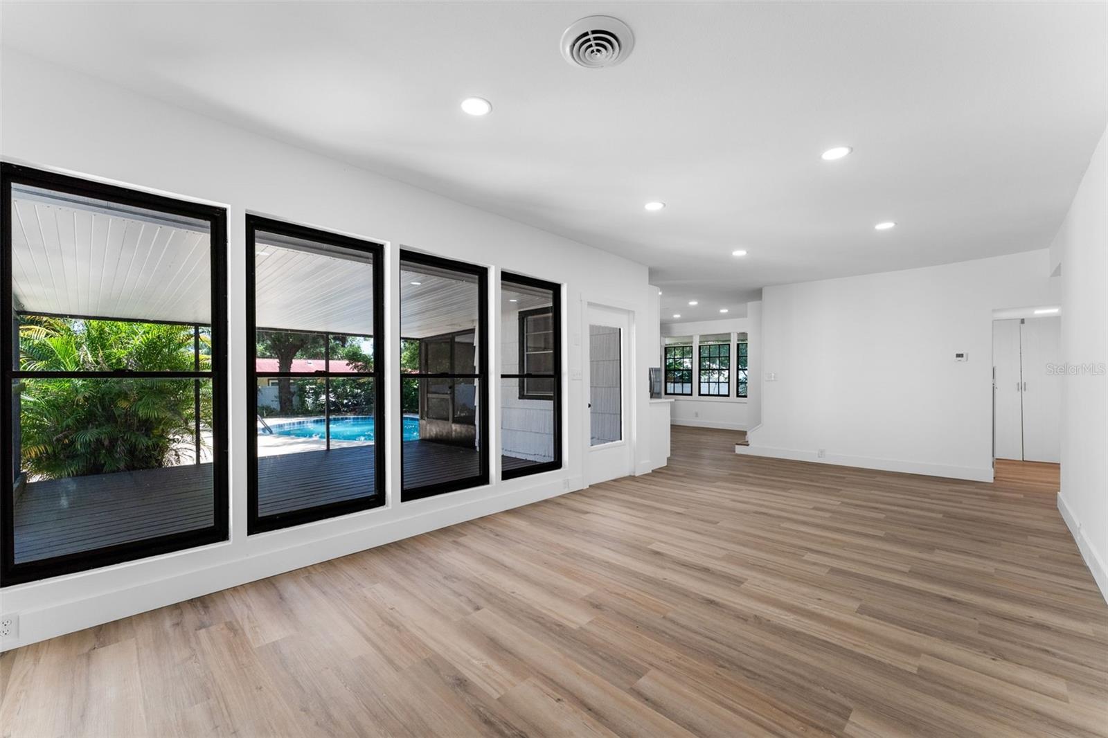 Image 13 of 52 For 214 18th Street