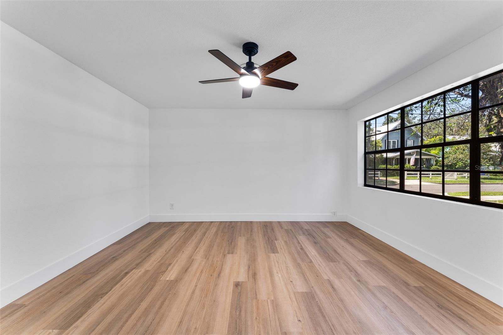 Image 18 of 52 For 214 18th Street