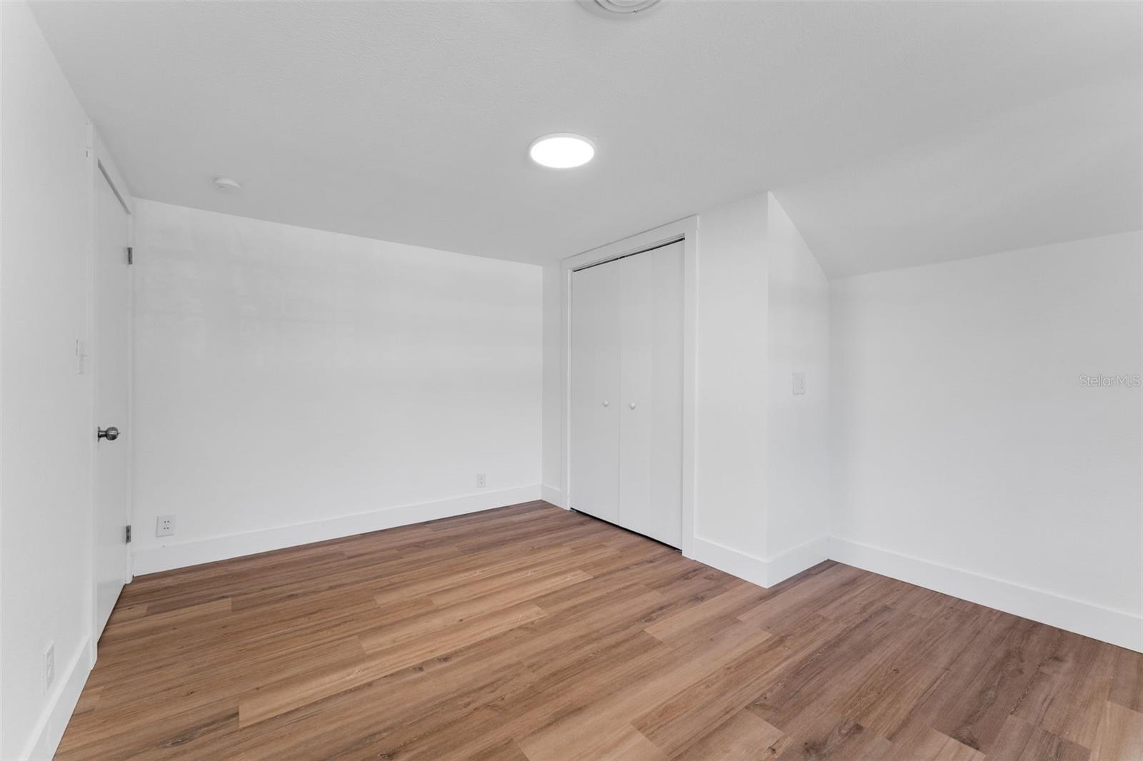 Image 30 of 52 For 214 18th Street