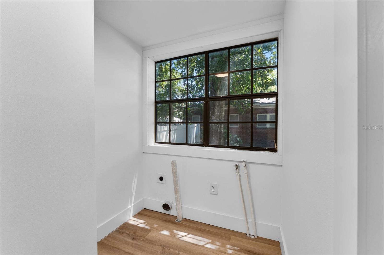 Image 43 of 52 For 214 18th Street