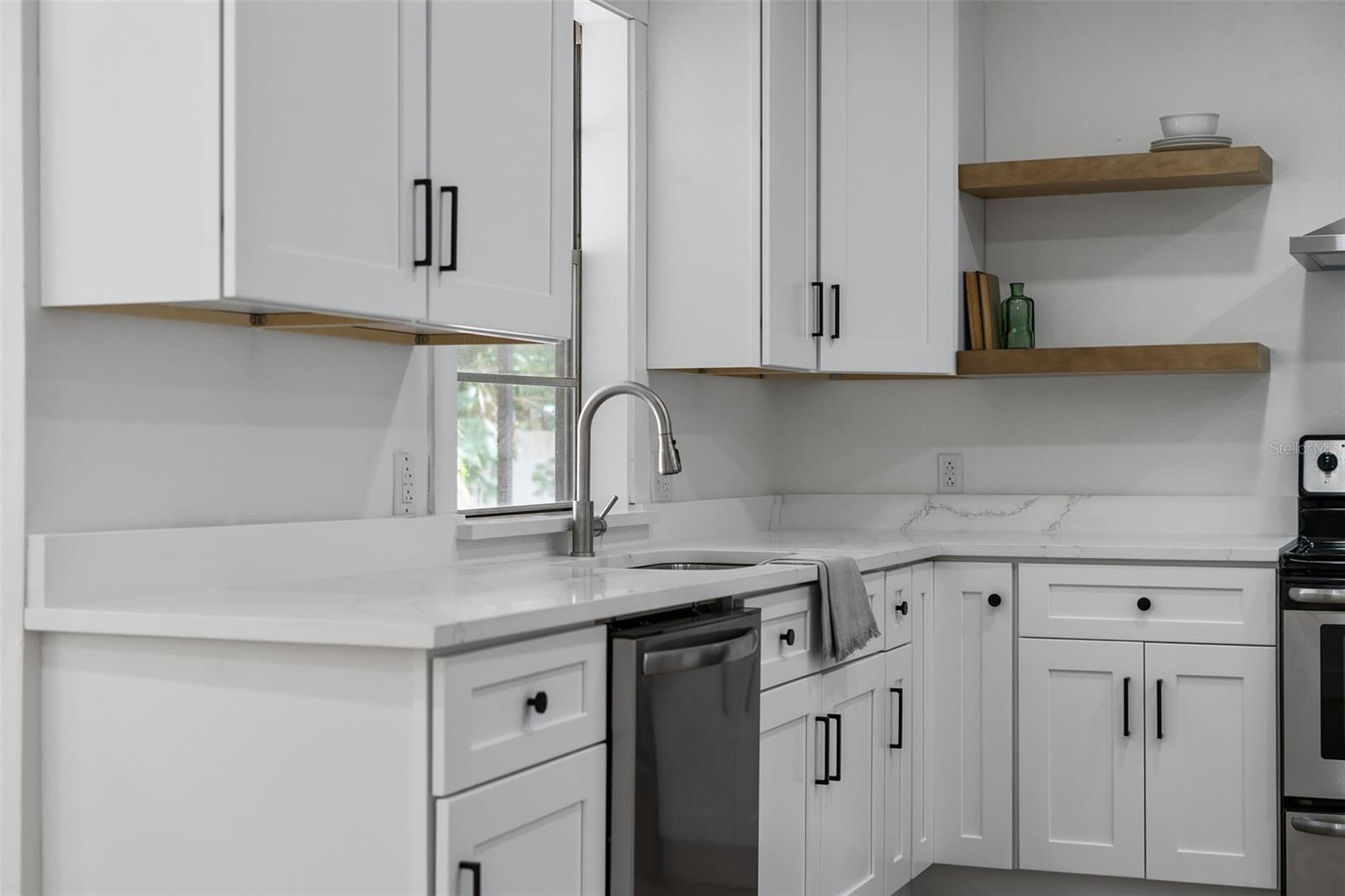 Image 9 of 52 For 214 18th Street