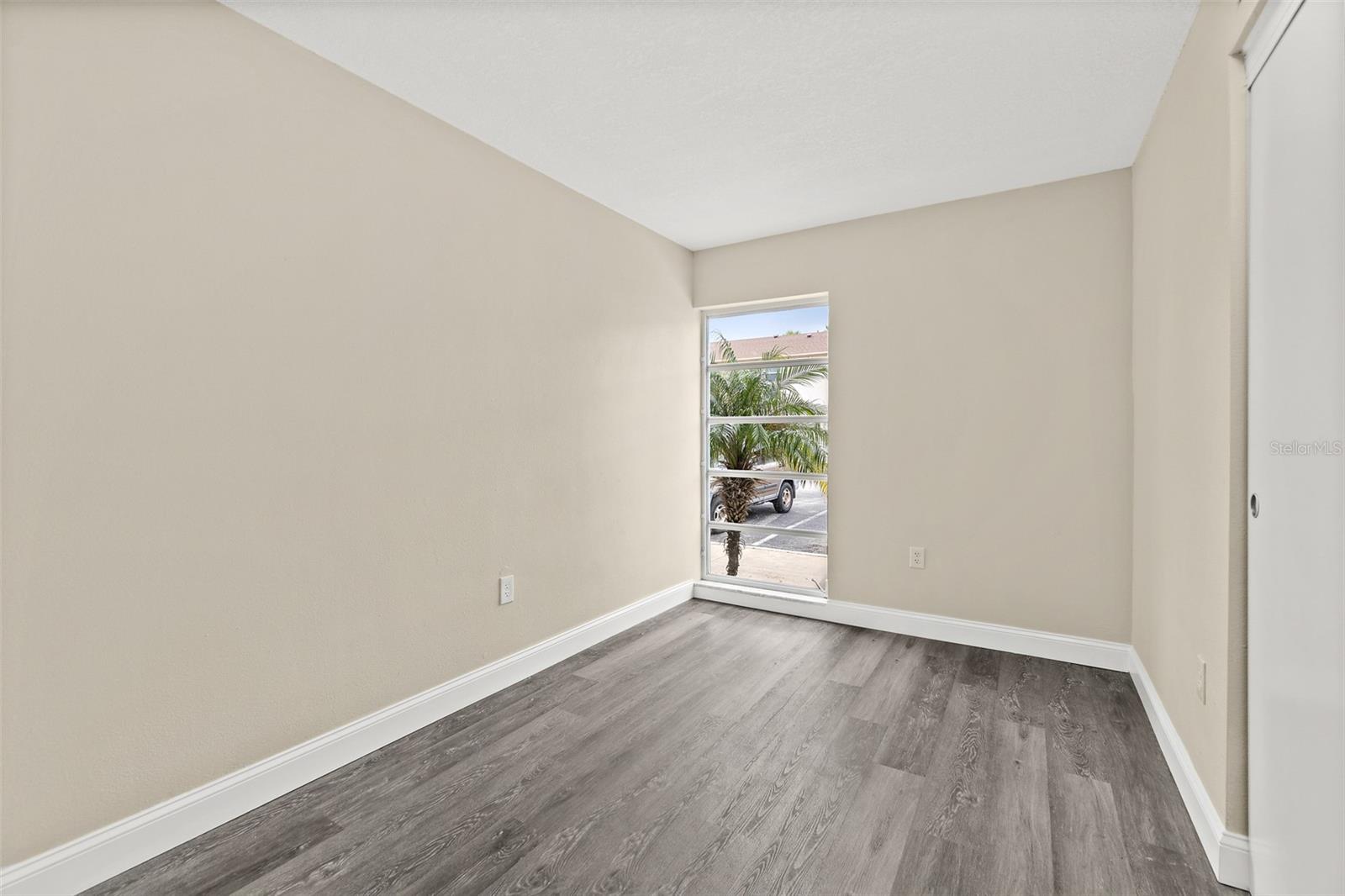 Image 14 of 38 For 250 Banana River Drive C11