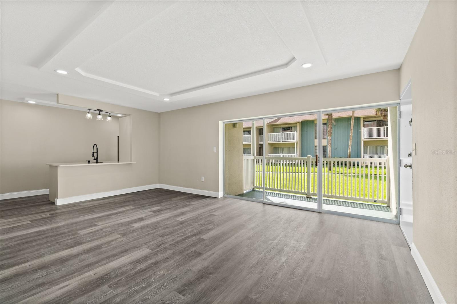 Image 17 of 38 For 250 Banana River Drive C11