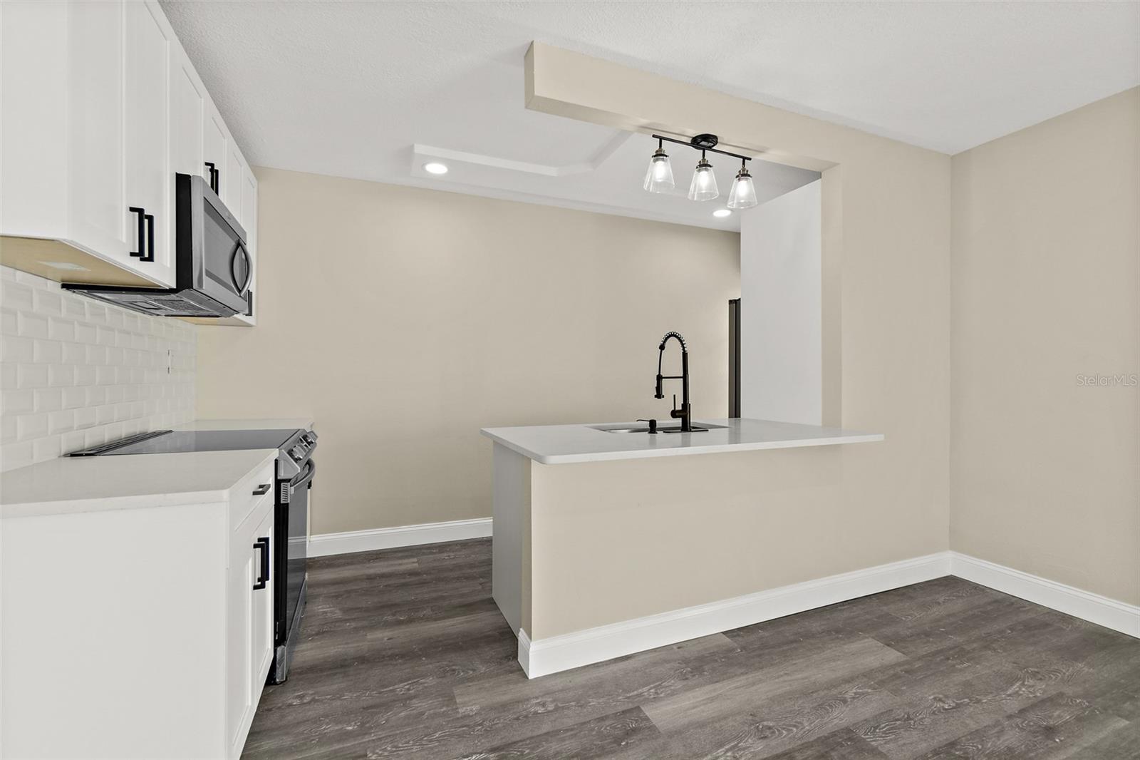 Image 18 of 38 For 250 Banana River Drive C11