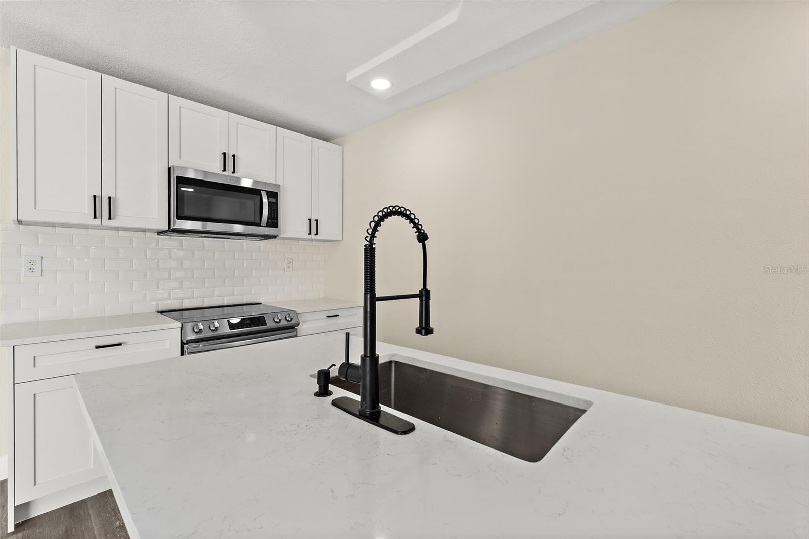 Image 19 of 38 For 250 Banana River Drive C11