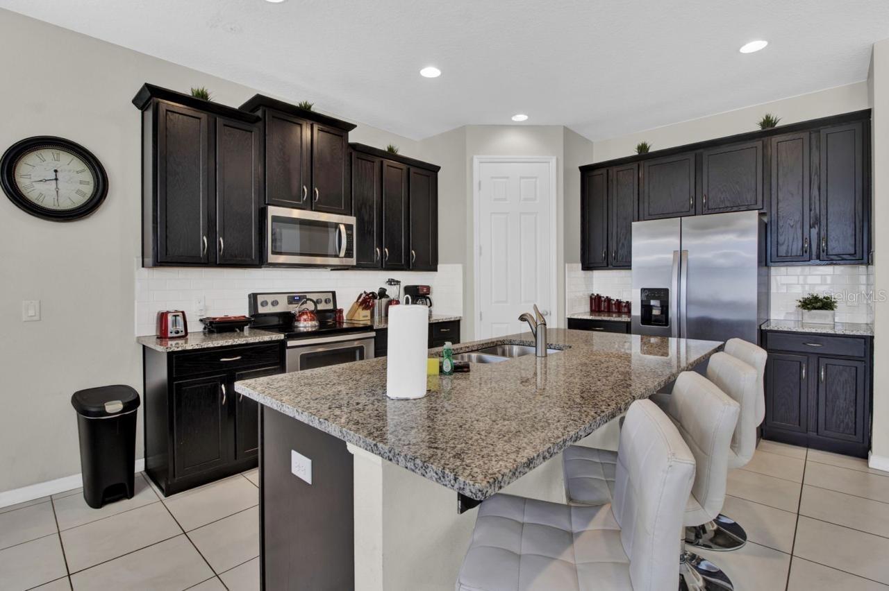 Image 11 of 41 For 9021 Flamingo Key Way