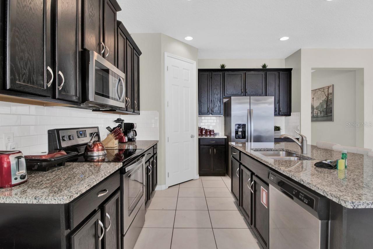 Image 12 of 41 For 9021 Flamingo Key Way