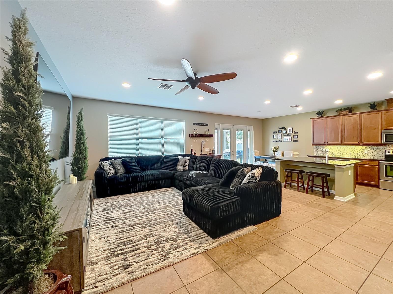 Image 8 of 52 For 10110 Armando Circle